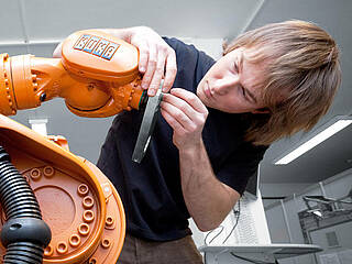 Robot service for Kuka robots