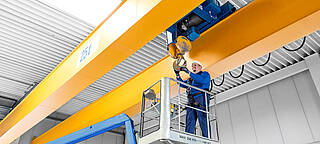 Crane services: for example maintenance of a drive unit in a crane system about 25 tonnes