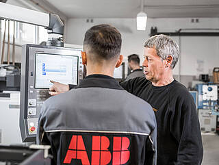 Training an den Werkzeugmaschinen im Kolping Bildungszentrum
