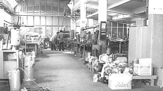 Workshop at Sudhoferweg 99 Hall with crane facilities, social rooms and modern workplaces