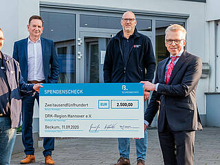 Donation handover to the German Red Cross Region Hannover - Christmas campaign 2020