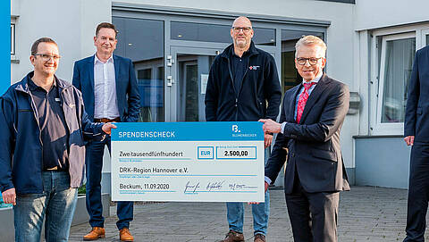 Donation handover to the German Red Cross Region Hannover - Christmas campaign 2020