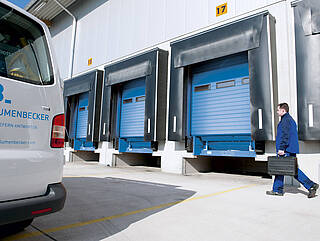 Delivery of industrial doors