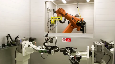 Lieferung von Schweißrobotern für Kraftstoffleitungen Lieferung von Schweißrobotern für Kraftstoffleitungen für Martinrea Slovakia Fluid Systems