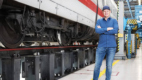 Jumping jacks railway technology Customer in front of the measuring section
