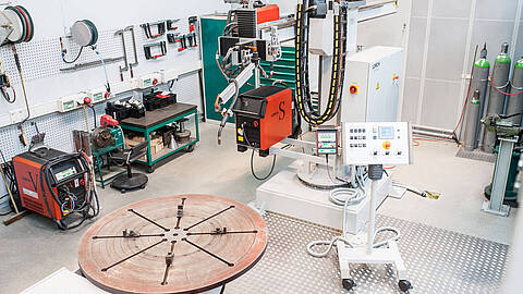 Delivery of an automatic welding machine