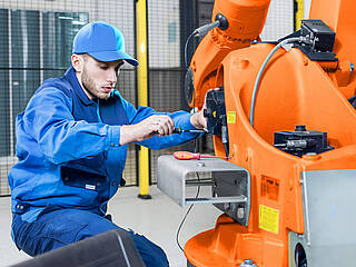 Service für Industrieroboter - KUKA und ABB