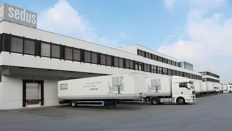 Delivery of 17 roller shutter systems Delivery of 17 roller shutter systems at Sedus Systems